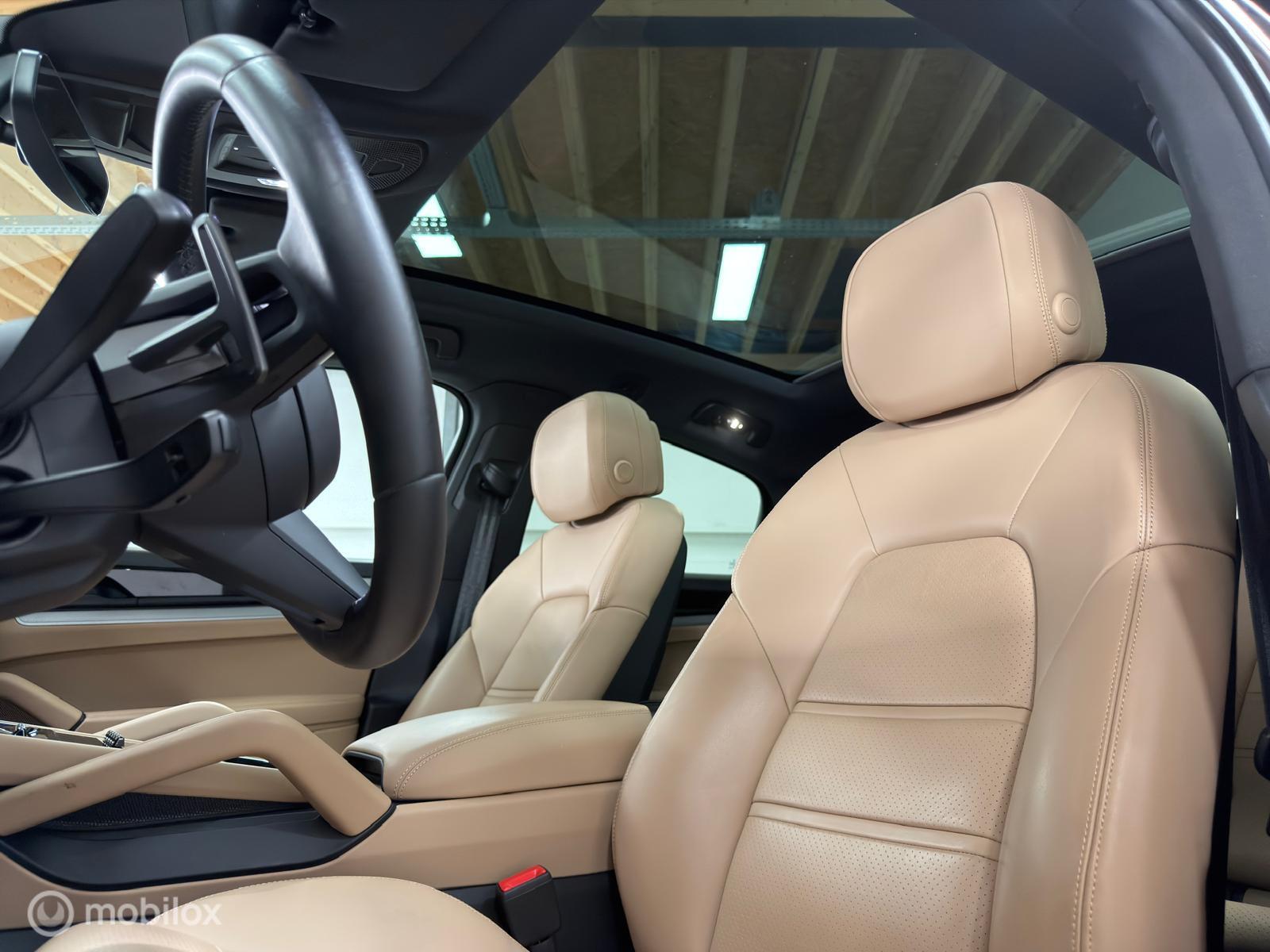 Foto van Porsche Cayenne E-hybrid