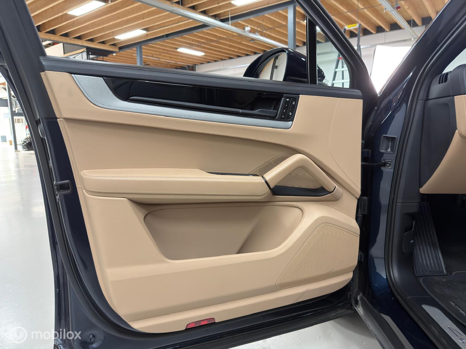 Foto van Porsche Cayenne E-hybrid