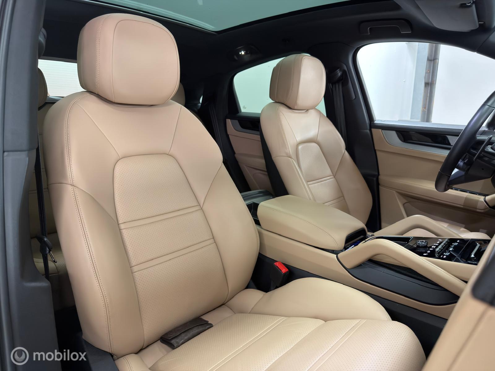 Foto van Porsche Cayenne E-hybrid