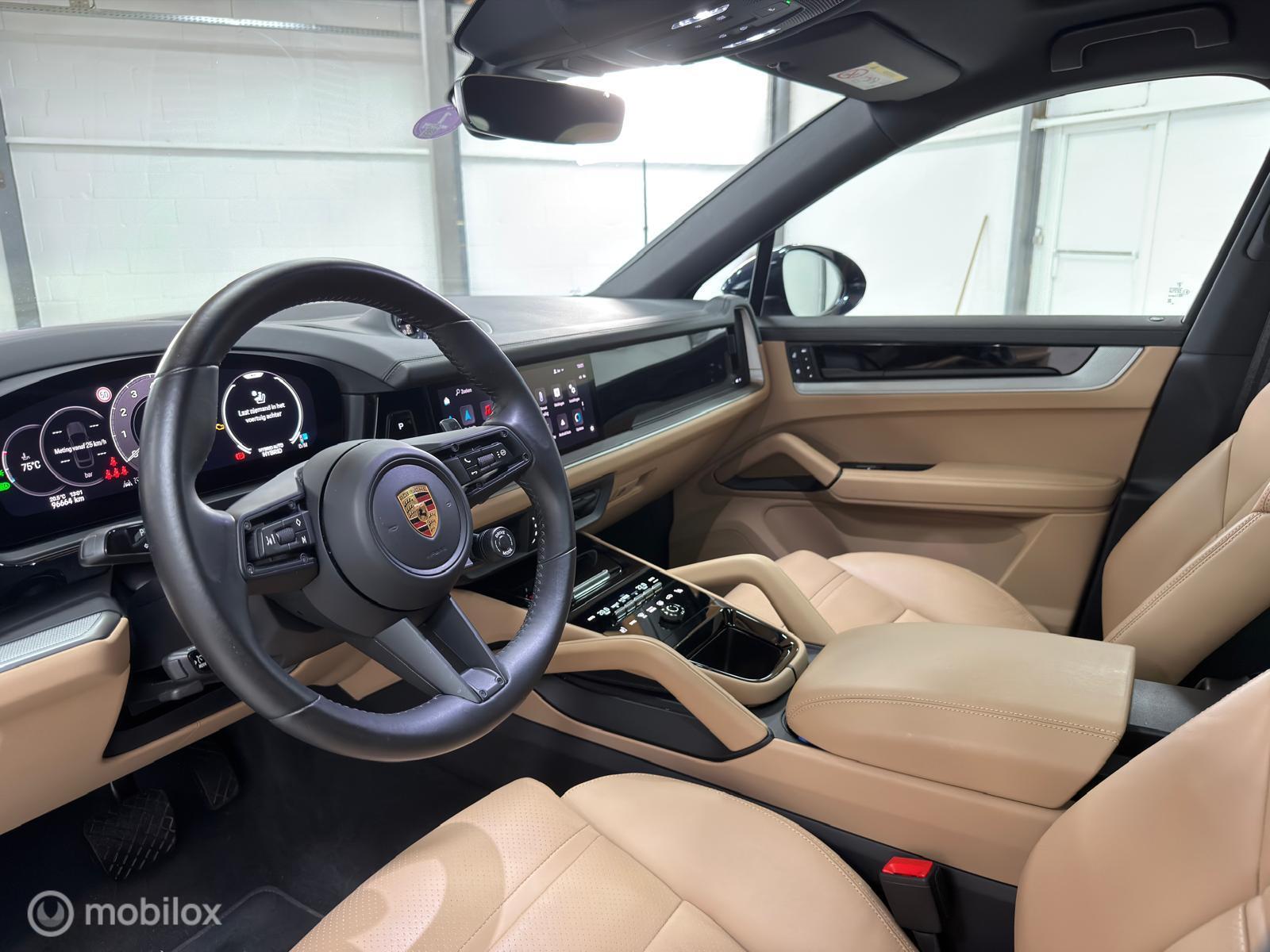 Foto van Porsche Cayenne E-hybrid