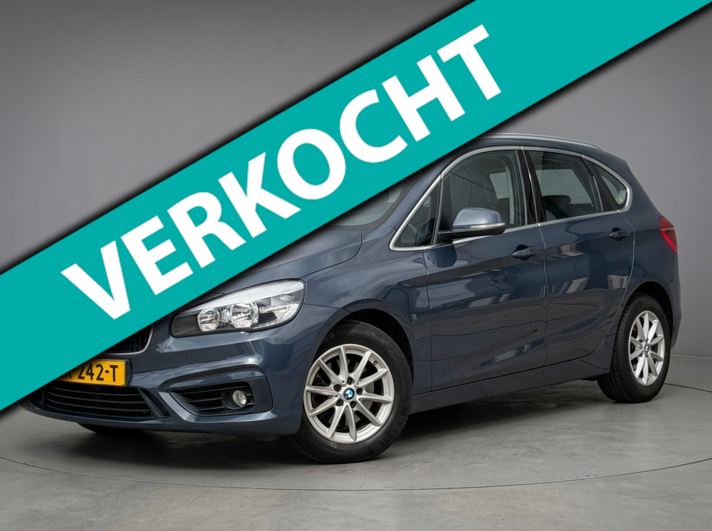 BMW 218i Active Tourer 218i Essential|Automaat|Trekhaak|Navigatie|Cruise|NAP 2015 - voorkant