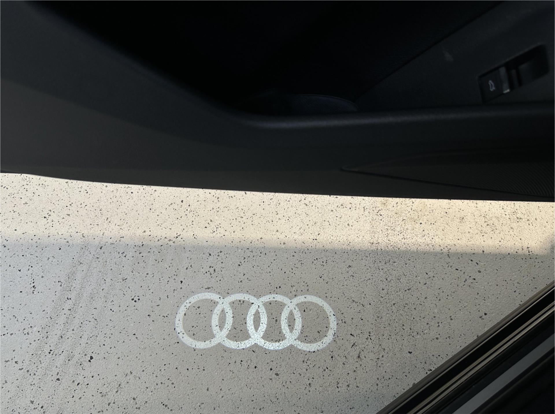 Foto van Audi E-tron