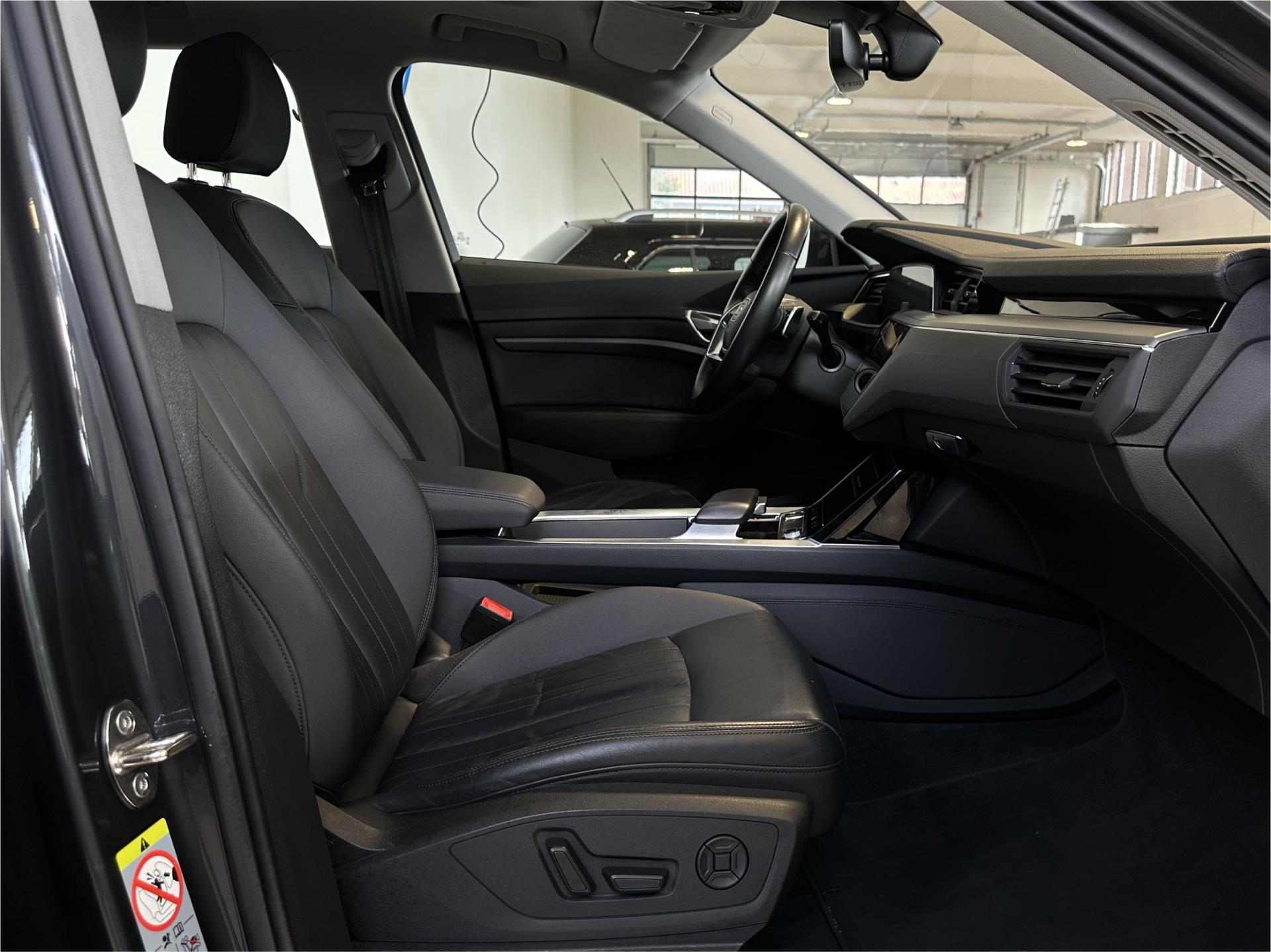 Foto van Audi E-tron