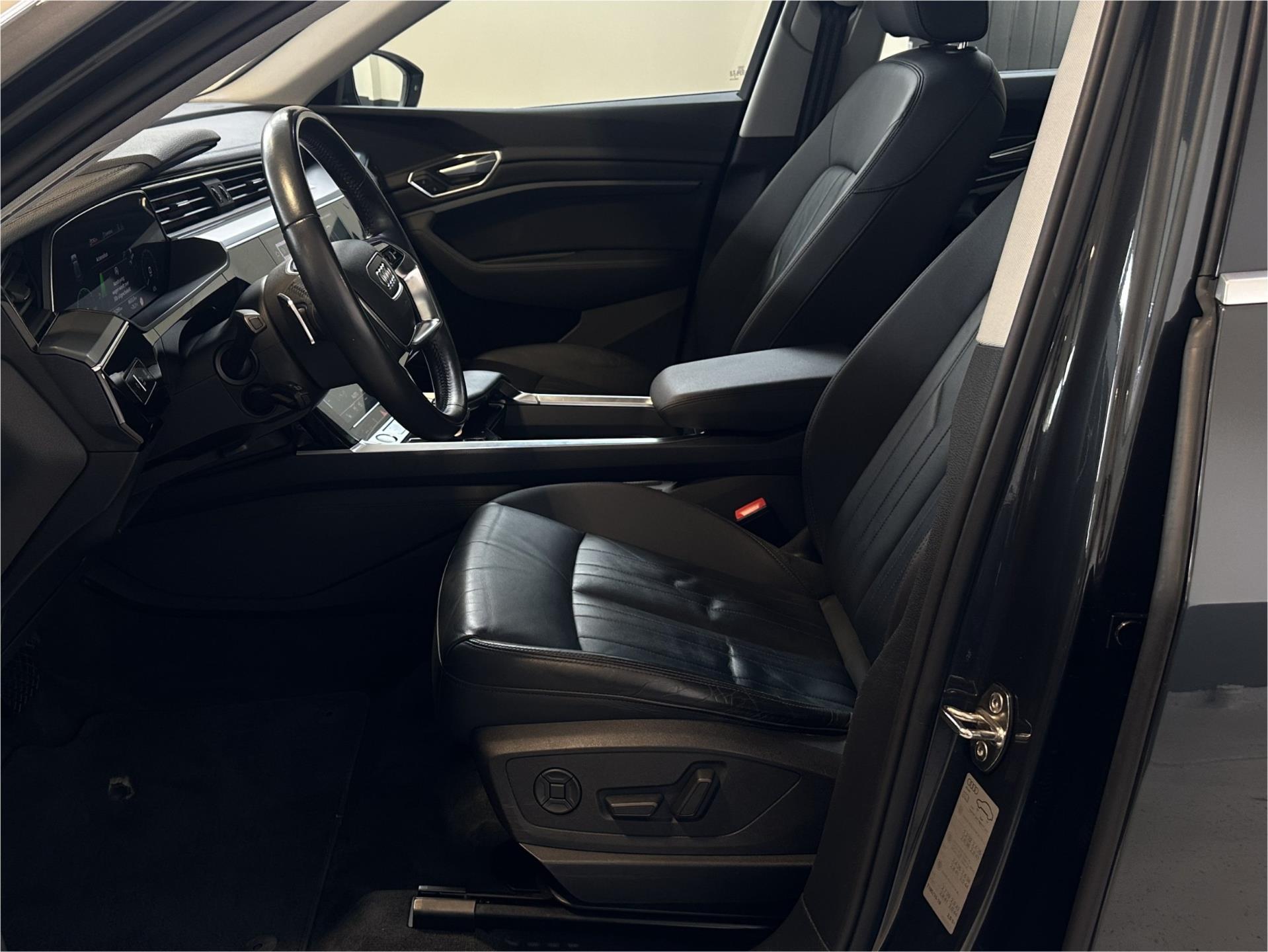 Foto van Audi E-tron