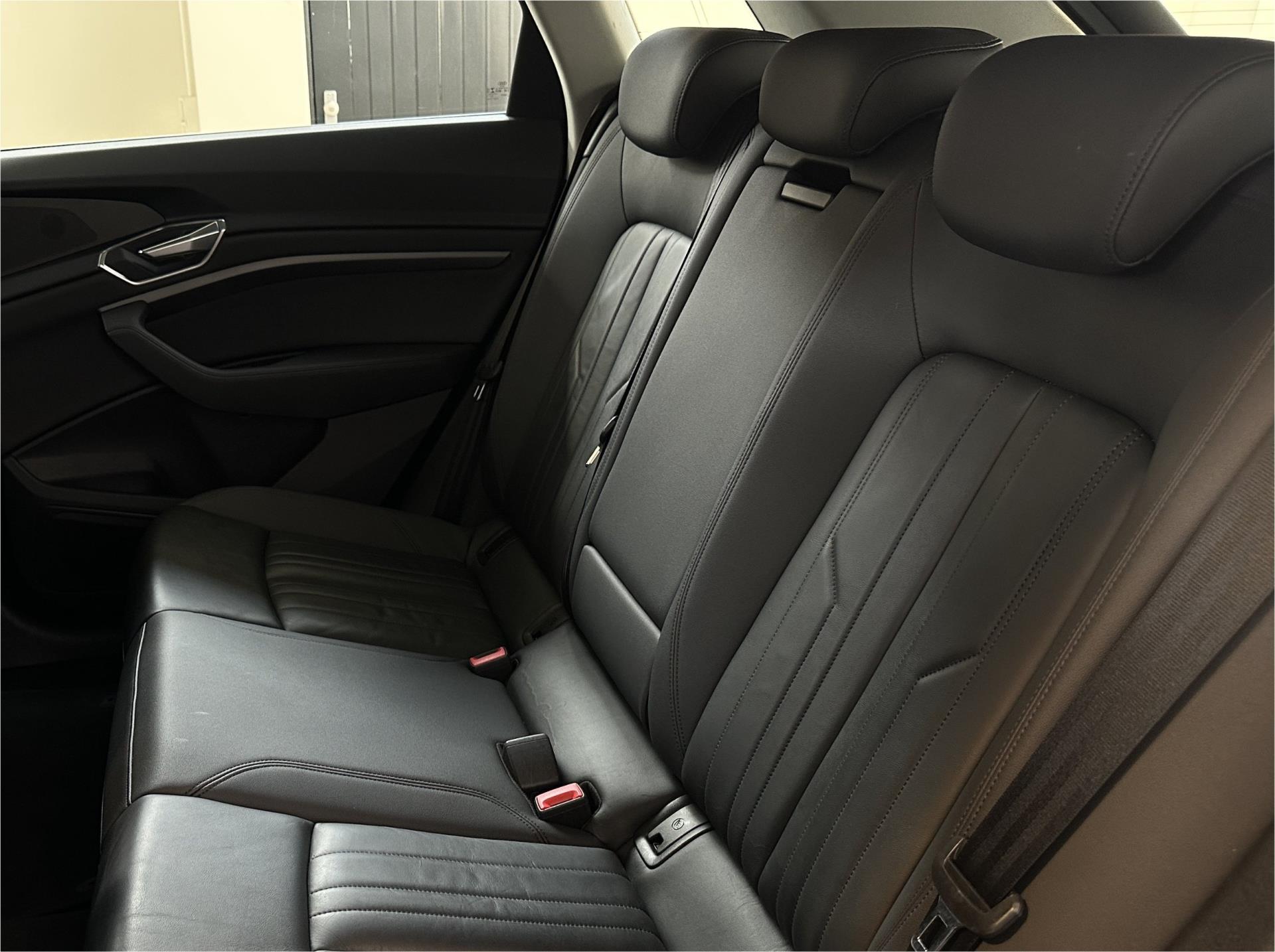 Foto van Audi E-tron