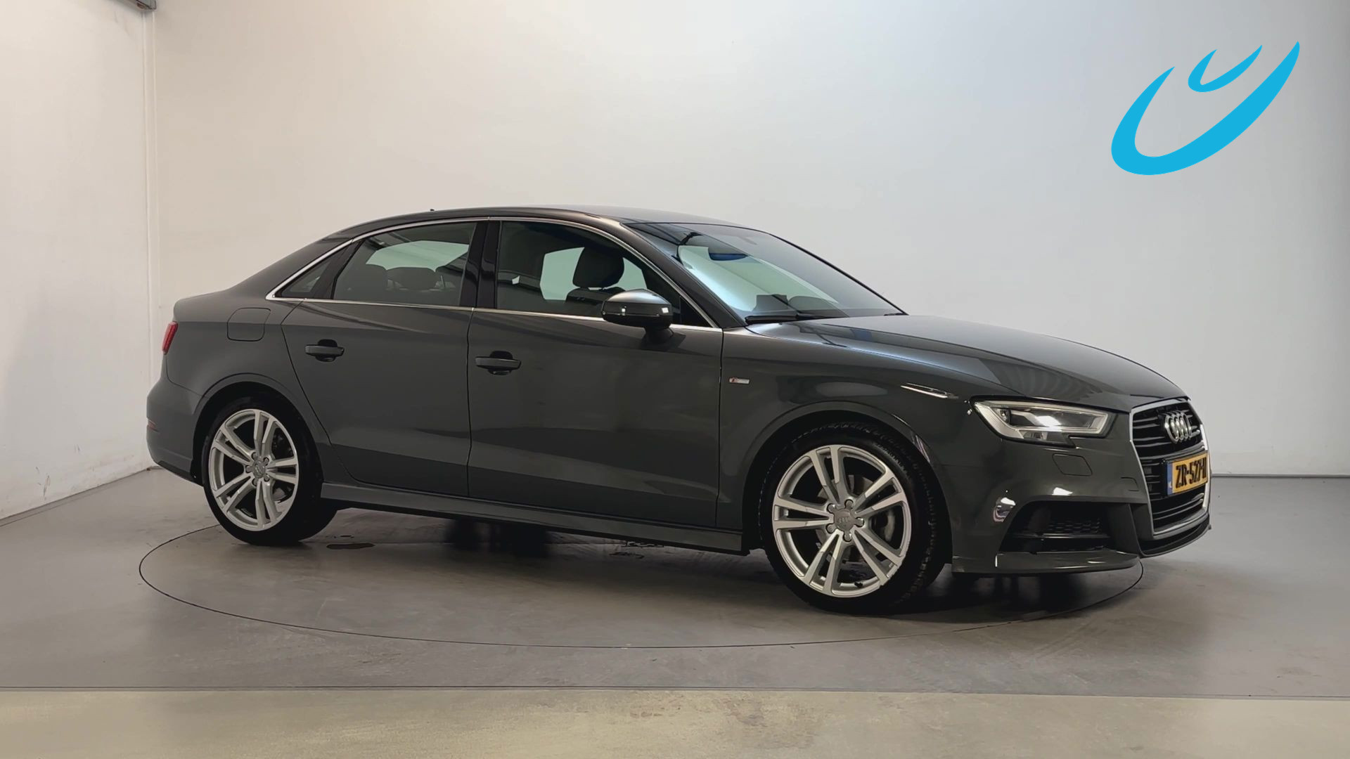 Audi A3 Limousine 30 TFSI Sport S Line Edition LED Leder-Stof Parkeersensoren Navigatie 2019 - voorkant