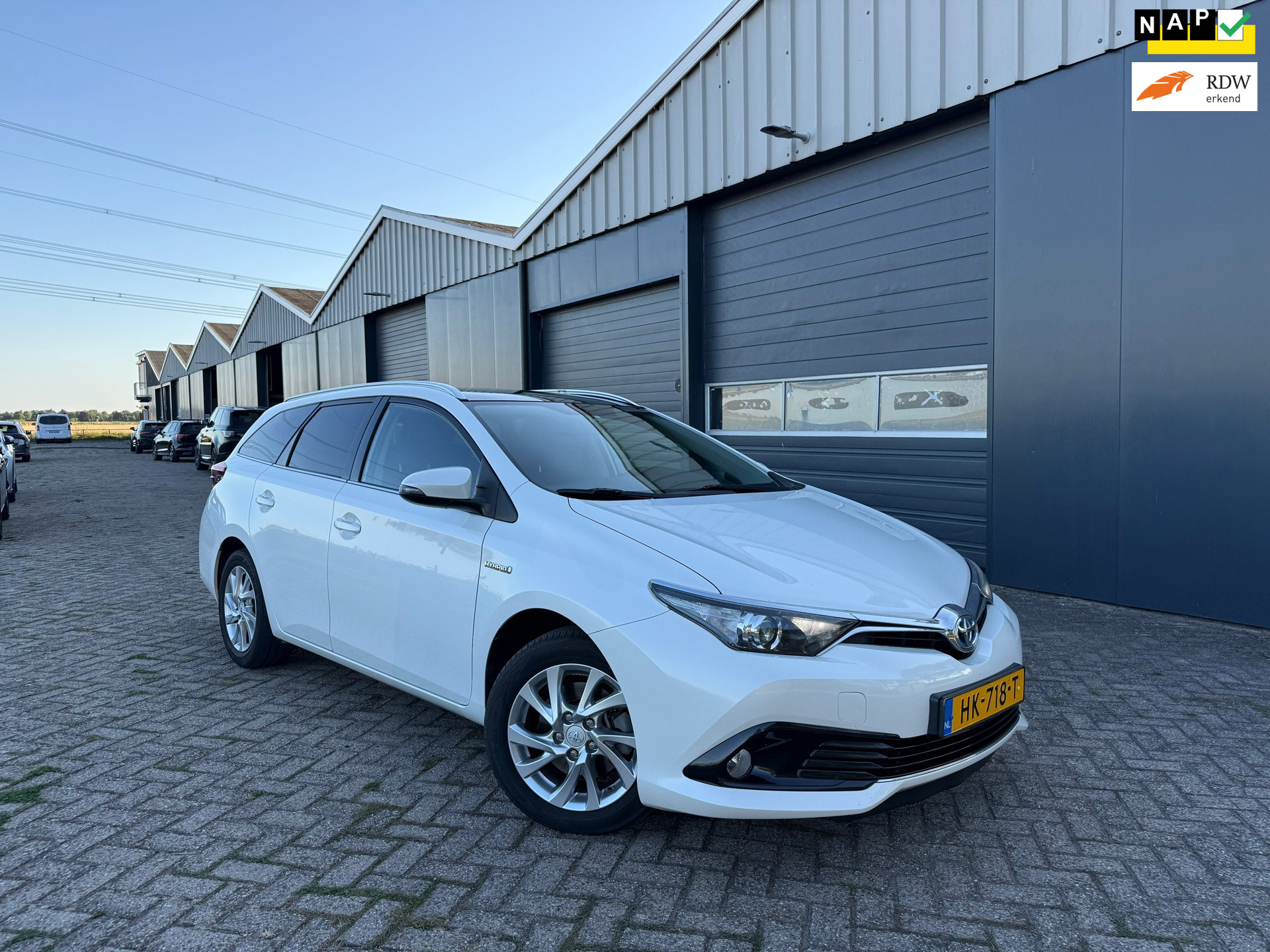 Toyota Toyota Auris 1.8 Hybrid Lease PANO/CAMERA/CRUISE 2015 - voorkant