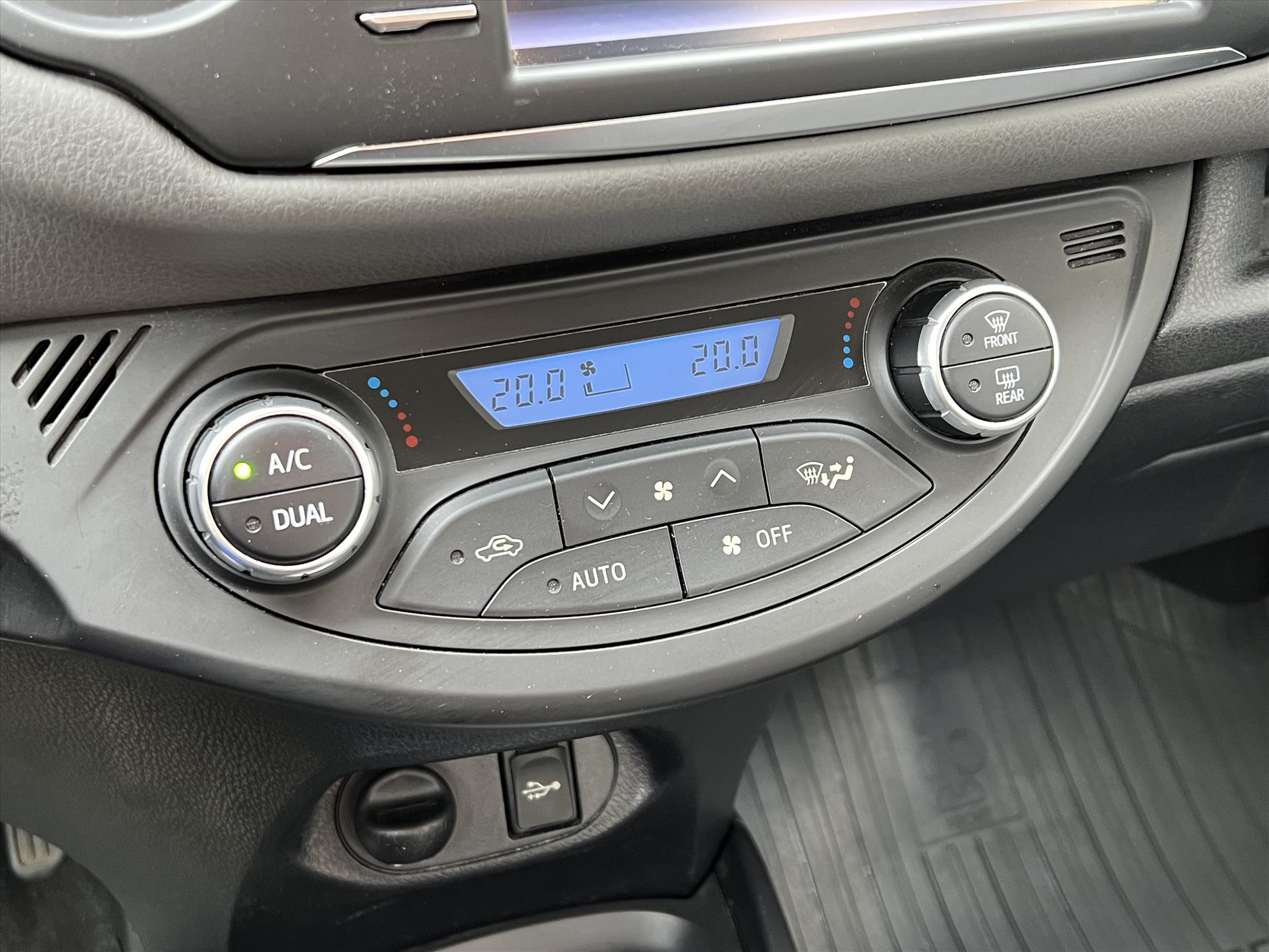 Foto van Toyota Toyota Yaris Hybrid