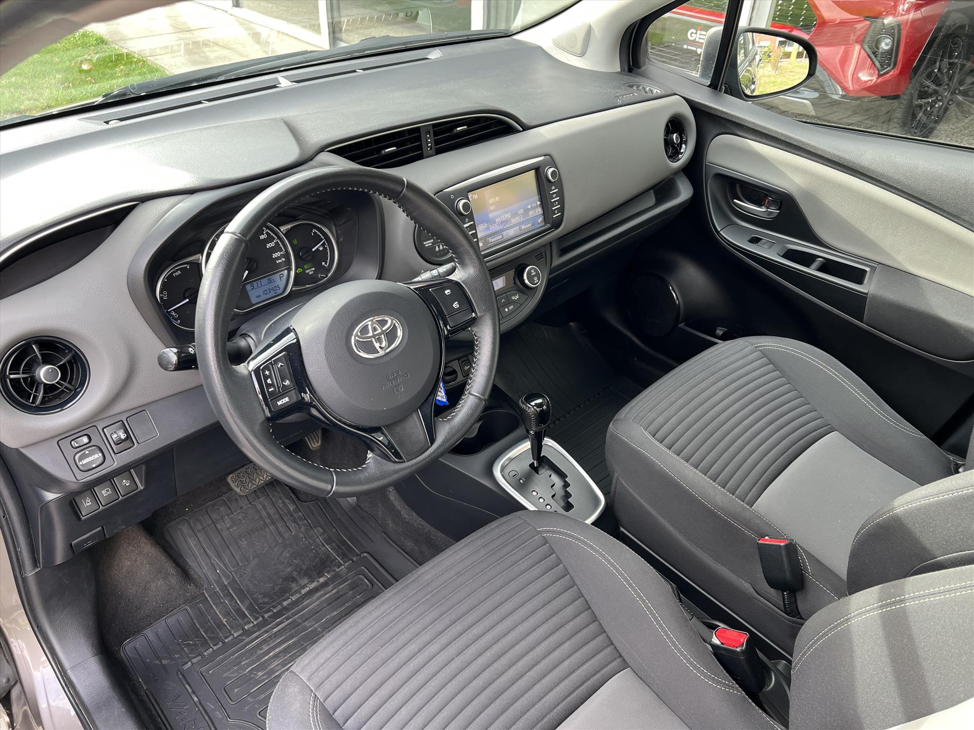 Foto van Toyota Toyota Yaris Hybrid