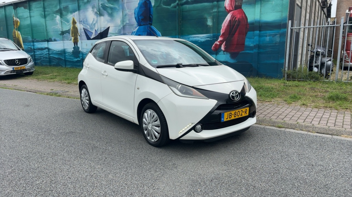 Toyota Toyota Aygo 1.0 VVT-i x-play 2016 - voorkant