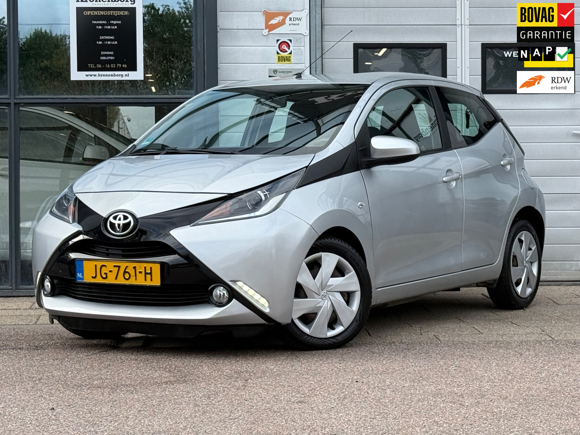 Toyota Toyota Aygo 1.0 VVT-i x-play| CARPLAY| CAMERA| NAVI 2016 - voorkant