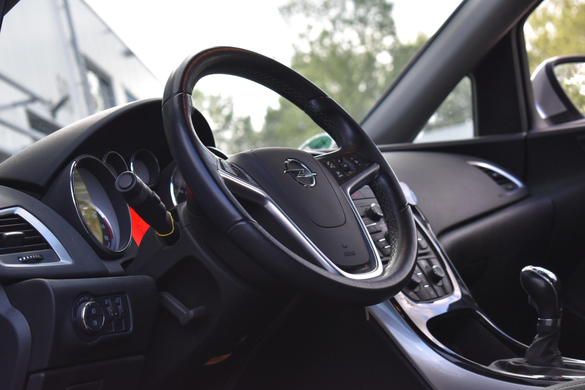 Foto van Opel Astra Sports Tourer