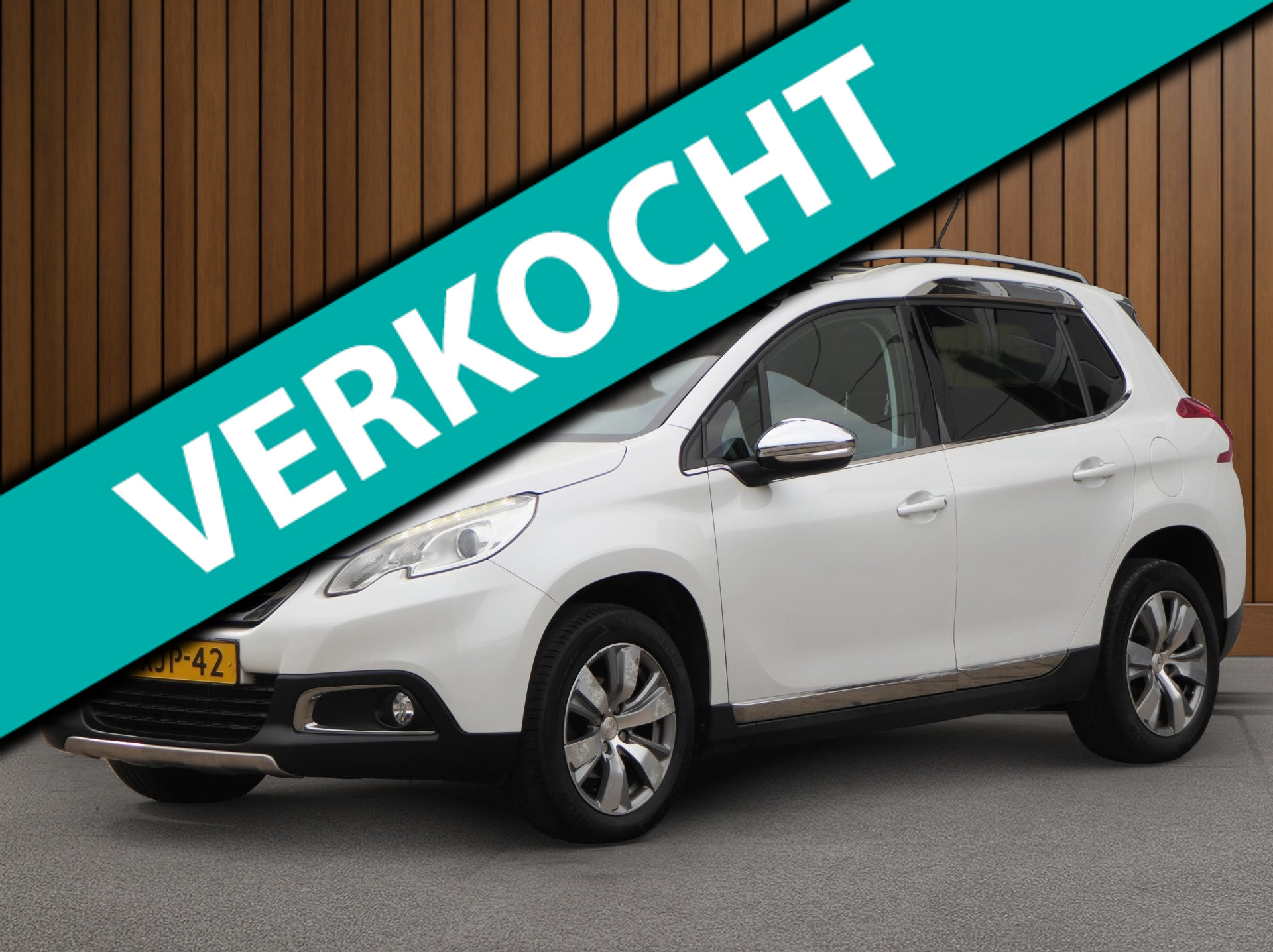 Peugeot 2008 1.2 VTi Allure | Pano | Parkeersensoren | Cruise | Navi | NAP 2014 - voorkant