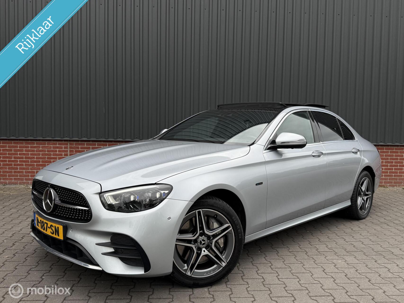 Mercedes-Benz E 300 E 4Matic E300 e 4MATIC AMG Line Pano Burmester 360 Camera Carplay Adaptieve Cruise 2020 - voorkant