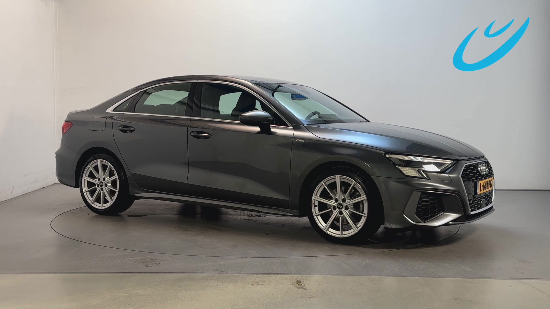 Audi A3 Limousine 30 TFSI S Edition Leder-Stof Trekhaak Navigatie Virtual Cockpit 2021 - voorkant