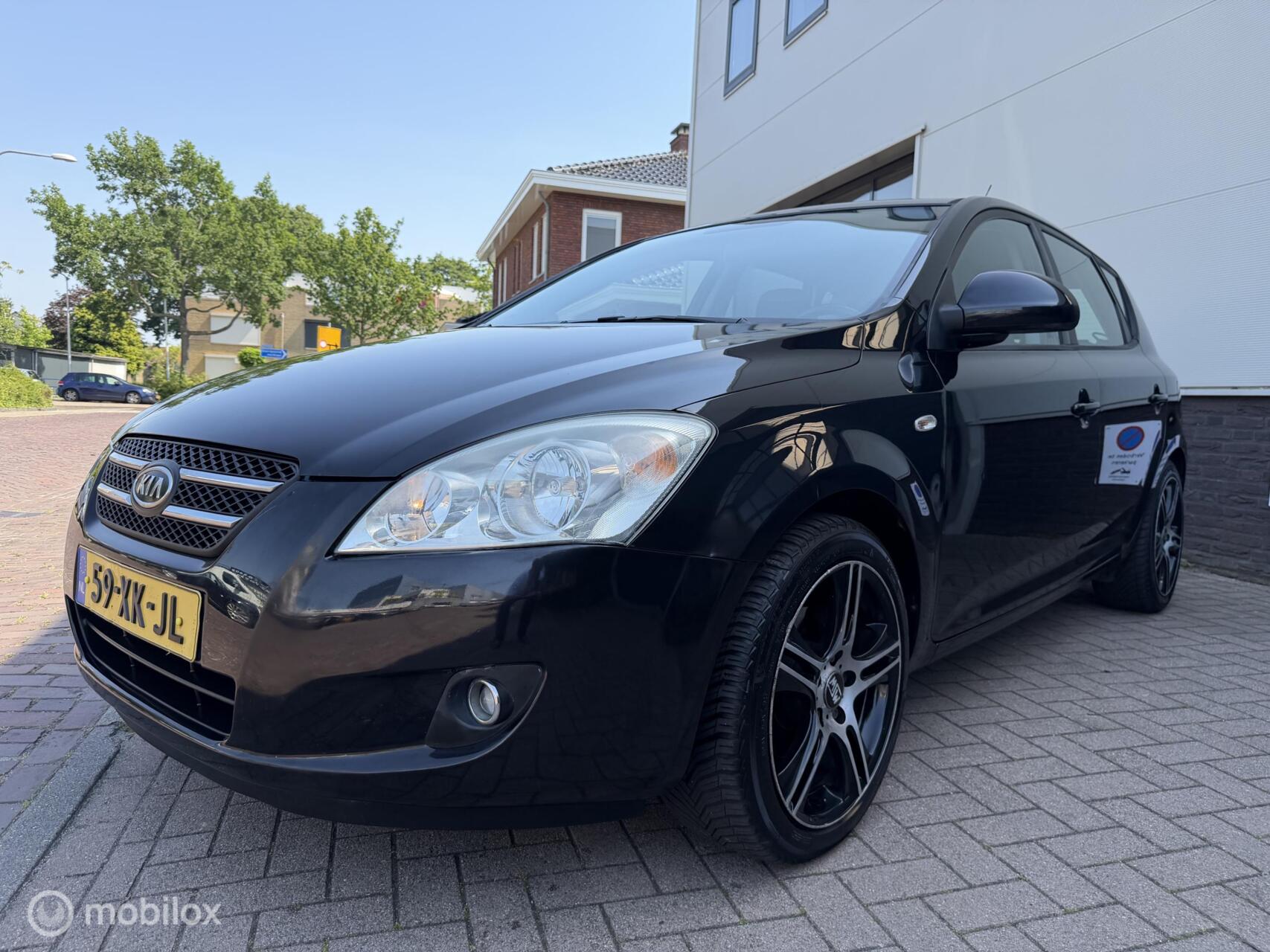 Kia Cee D 1.6 X-clusive Automaat / Airco/ Carplay/ Camera 2007 - voorkant