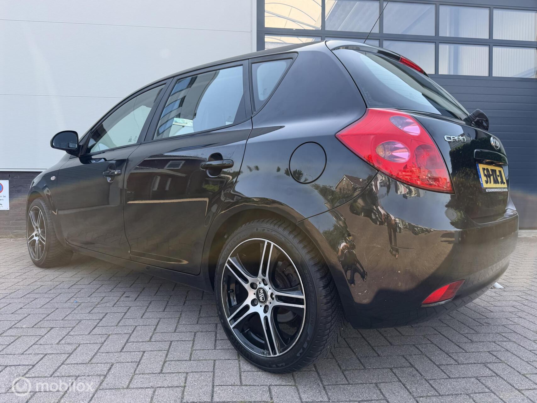 Foto van Kia Cee D