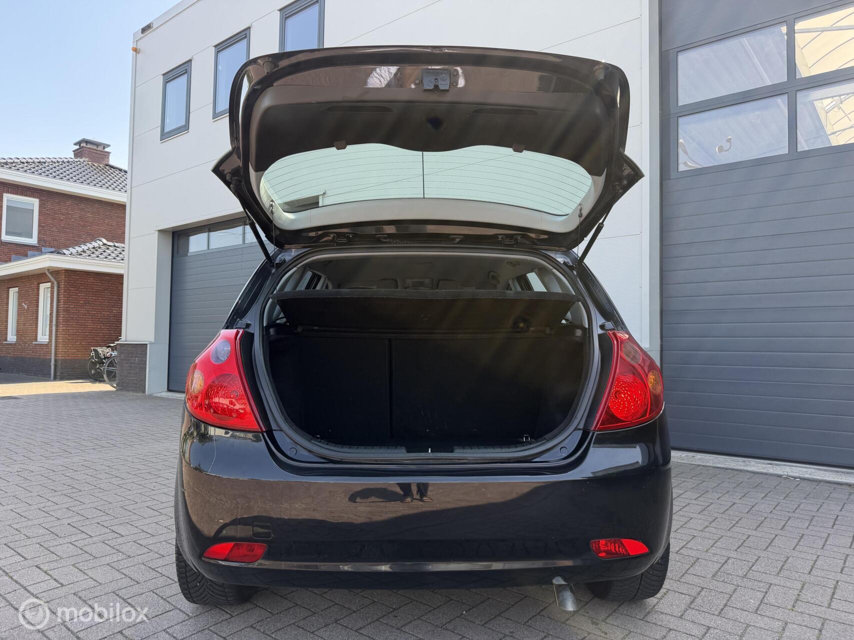Foto van Kia Cee D