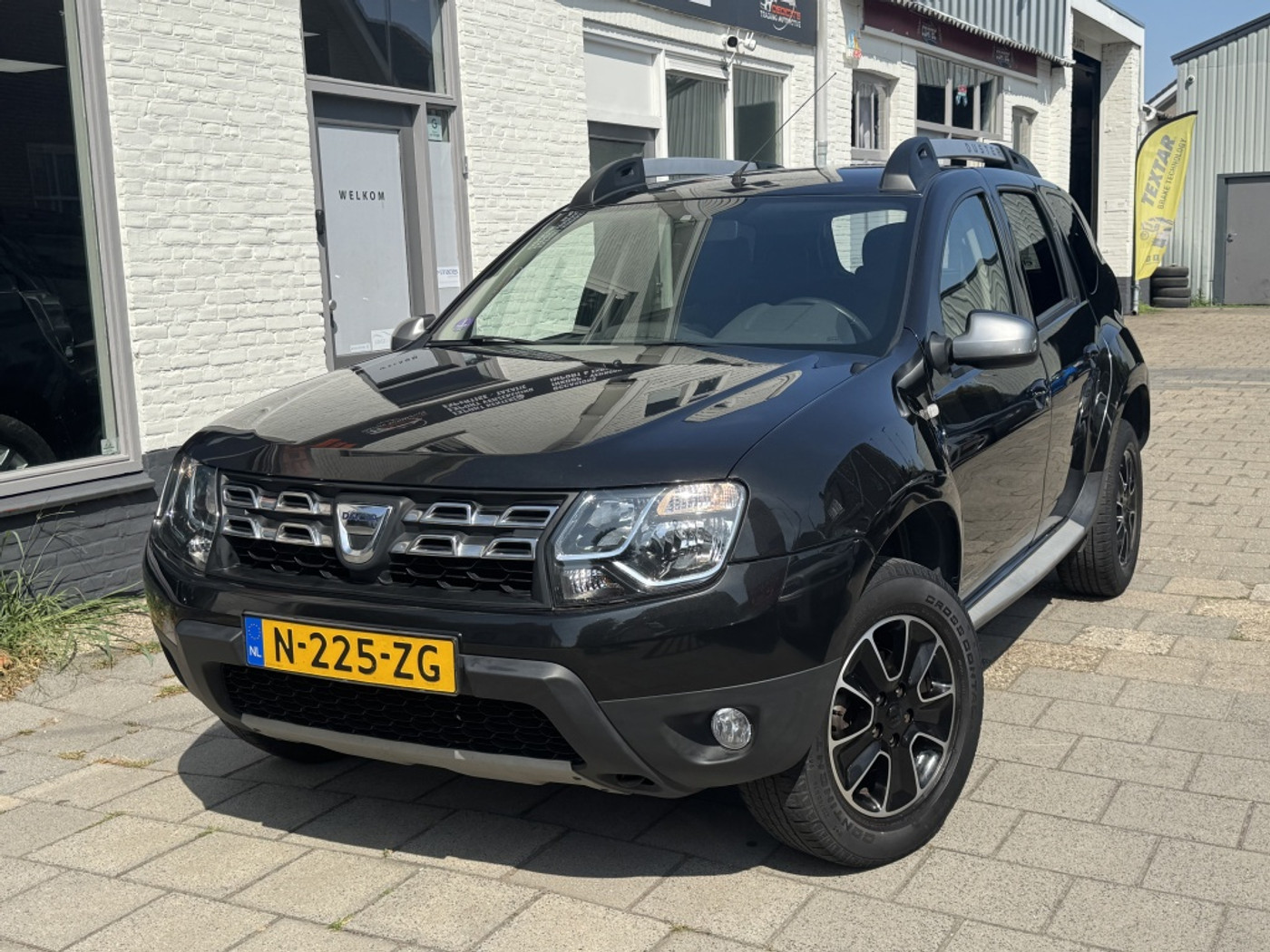 Dacia Duster 1.2 TCe 4x2 Lauréate*Leder*Navi*Camera*FULL-OPTION* 2017 - voorkant