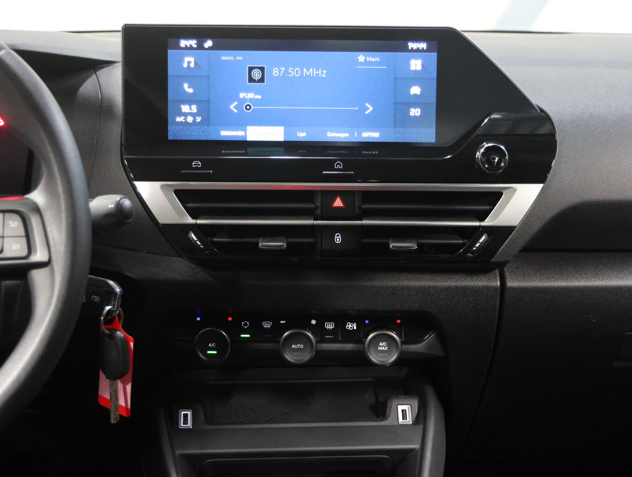 Foto van Citroen E-c4