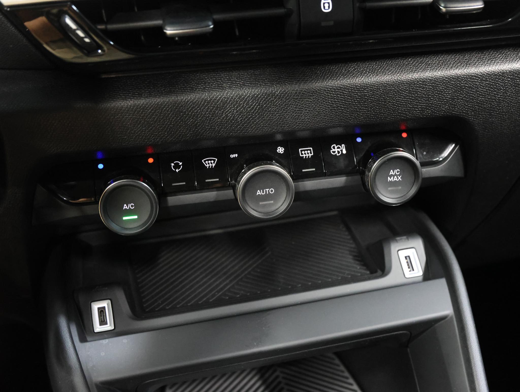 Foto van Citroen E-c4