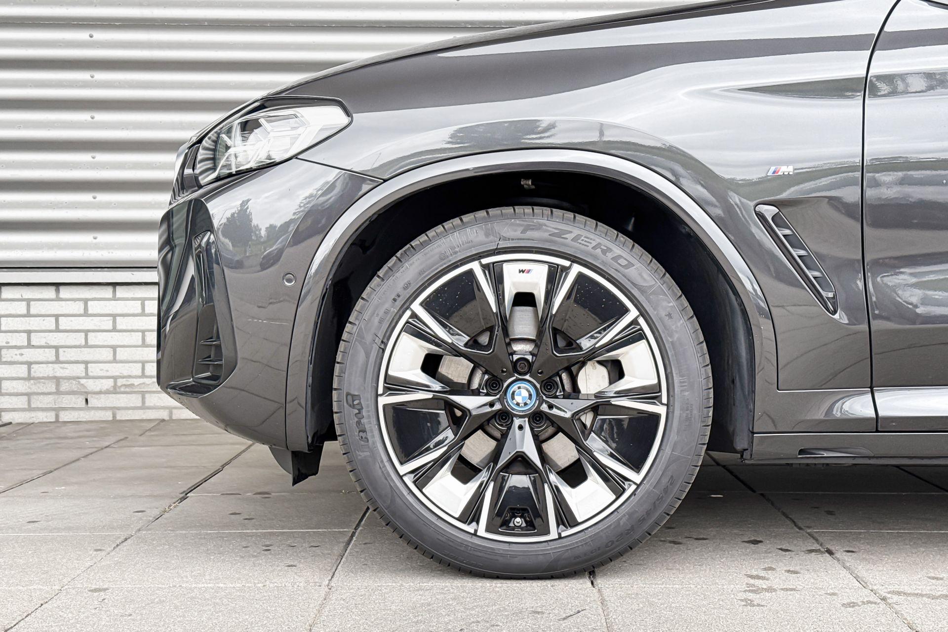 Foto van BMW Ix3