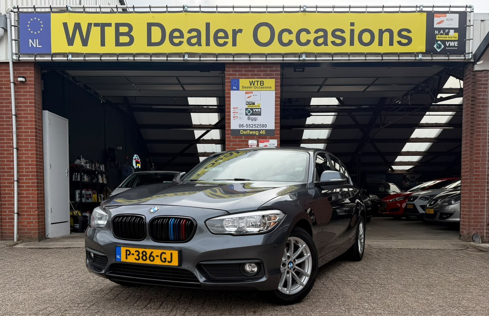 BMW 118i 118i Sport, Navi, Airco, 1 Eig, Dealer oh., Leer, 2015 - voorkant