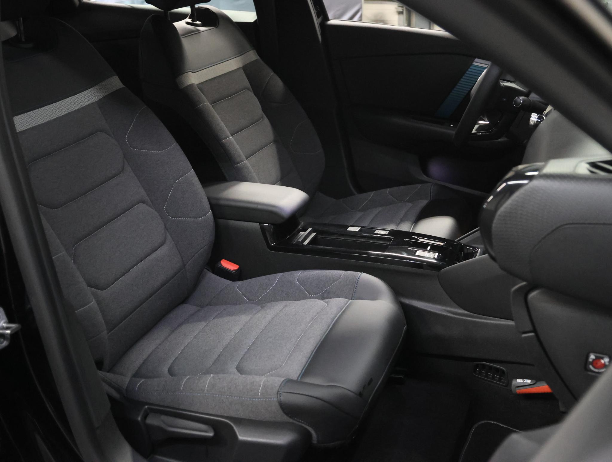 Foto van Citroen E-c4