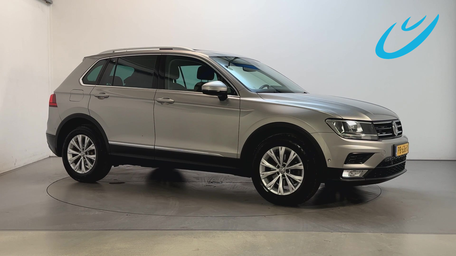 Volkswagen Tiguan 1.4 TSI 150pk DSG ACT Comfortline Business Panoramadak Navigatie Alcantara Stoelverwarming 2017 - voorkant