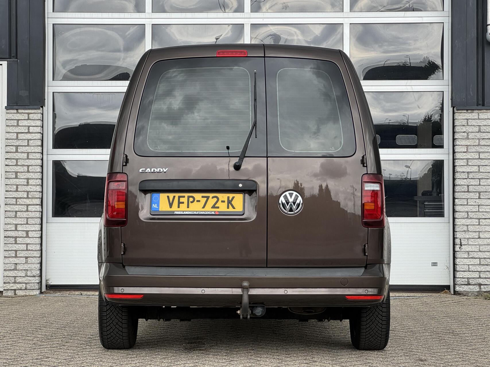 Foto van Volkswagen Caddy Modified Partition Wall