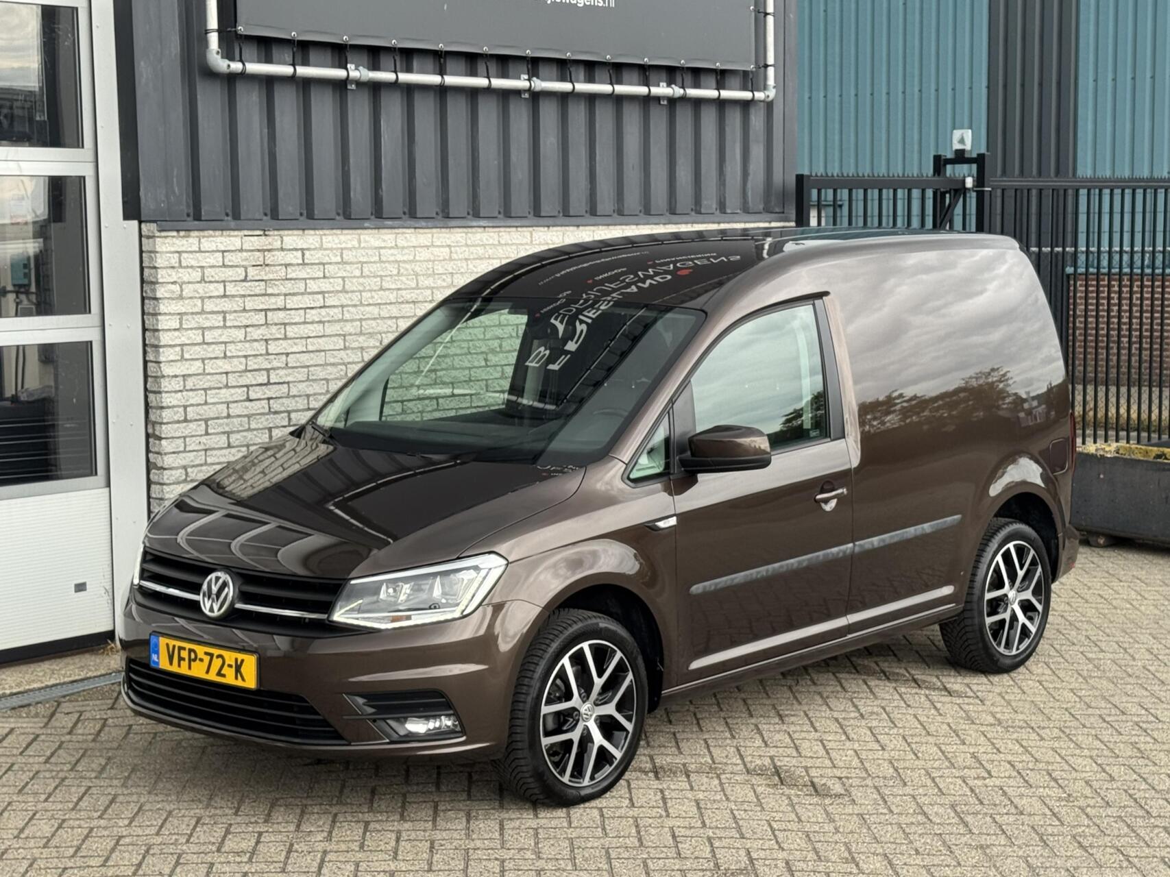 Foto van Volkswagen Caddy Modified Partition Wall