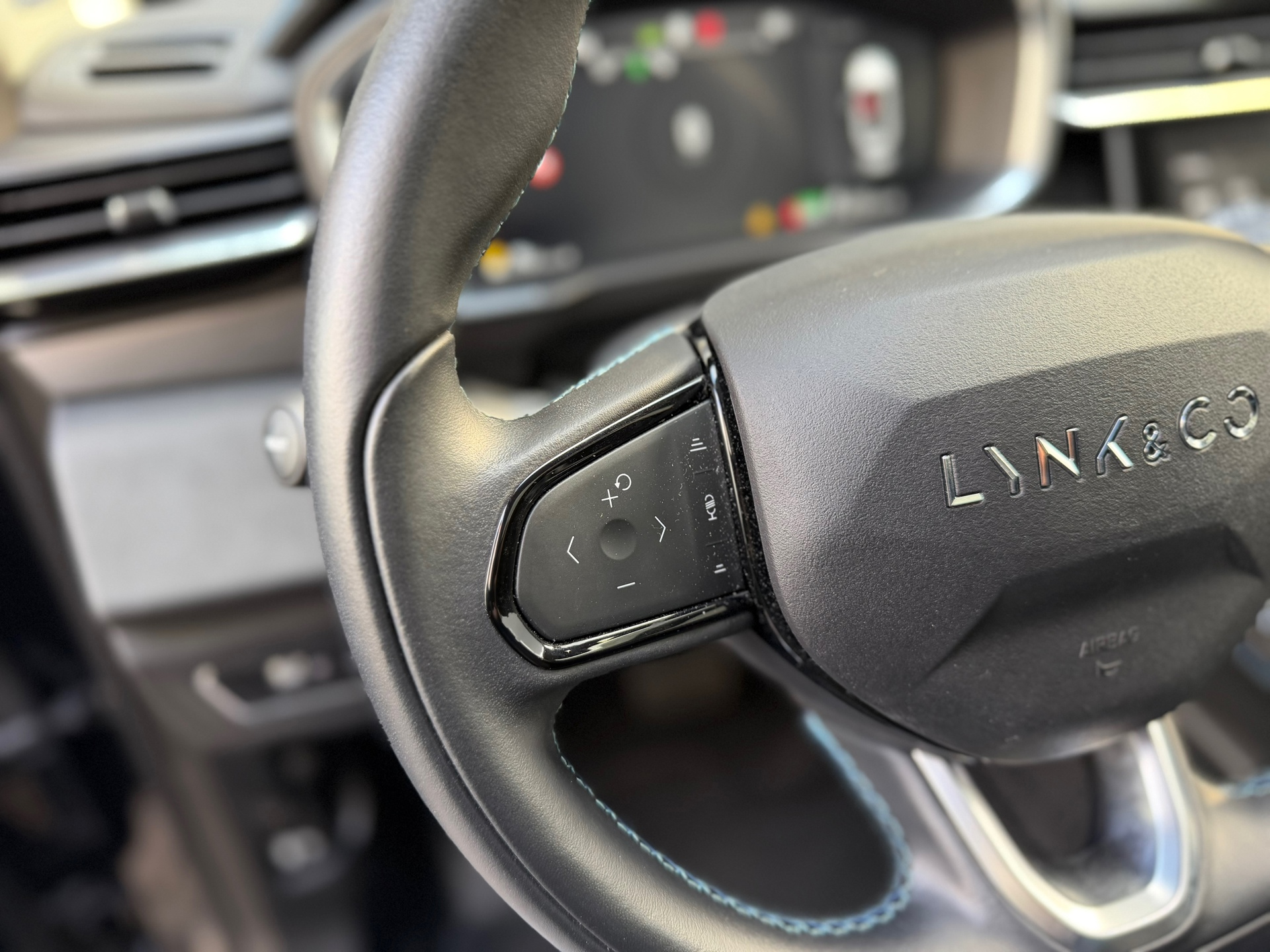 Foto van Lynk&co LYNK & Co 01