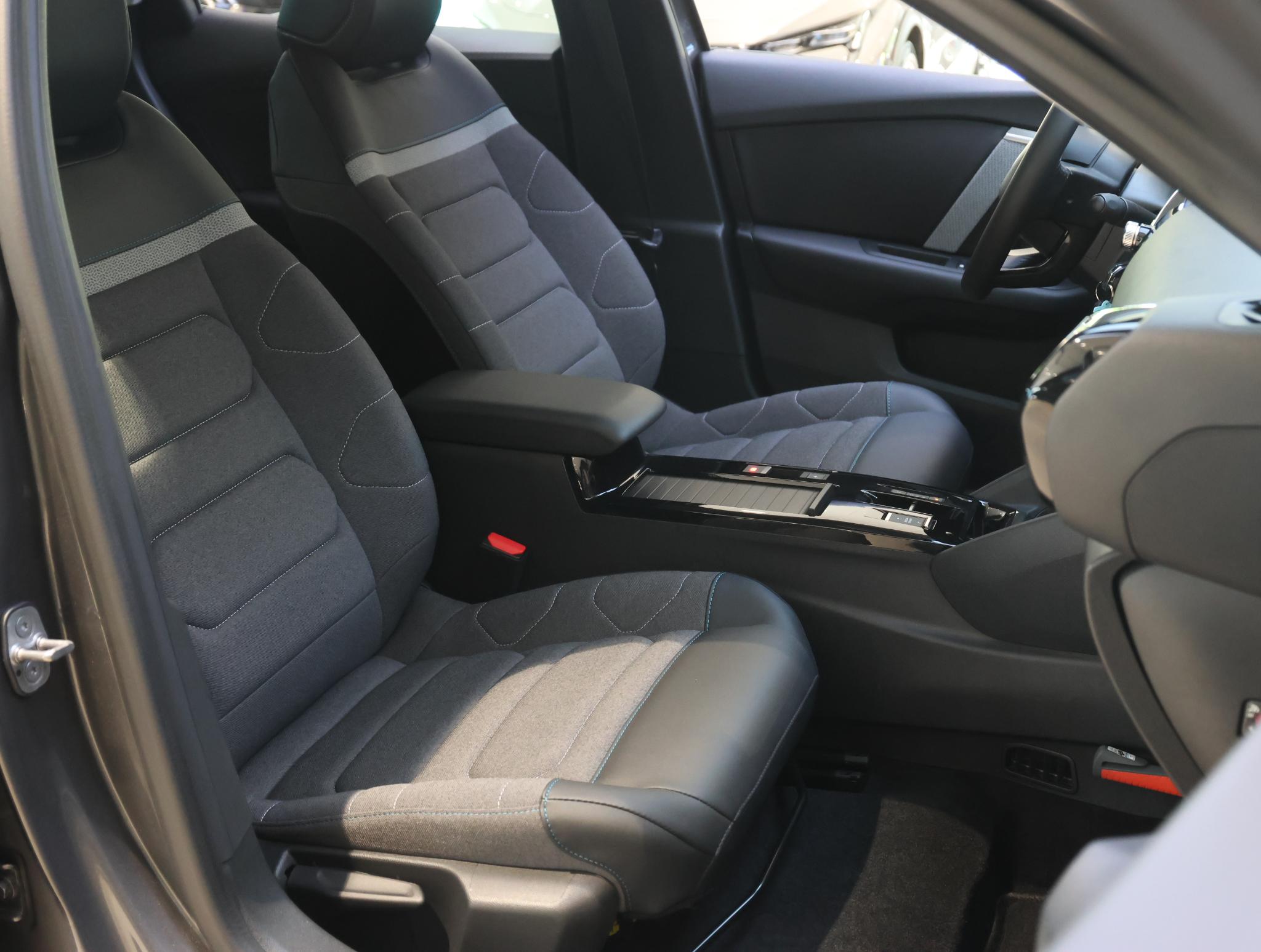 Foto van Citroen E-c4