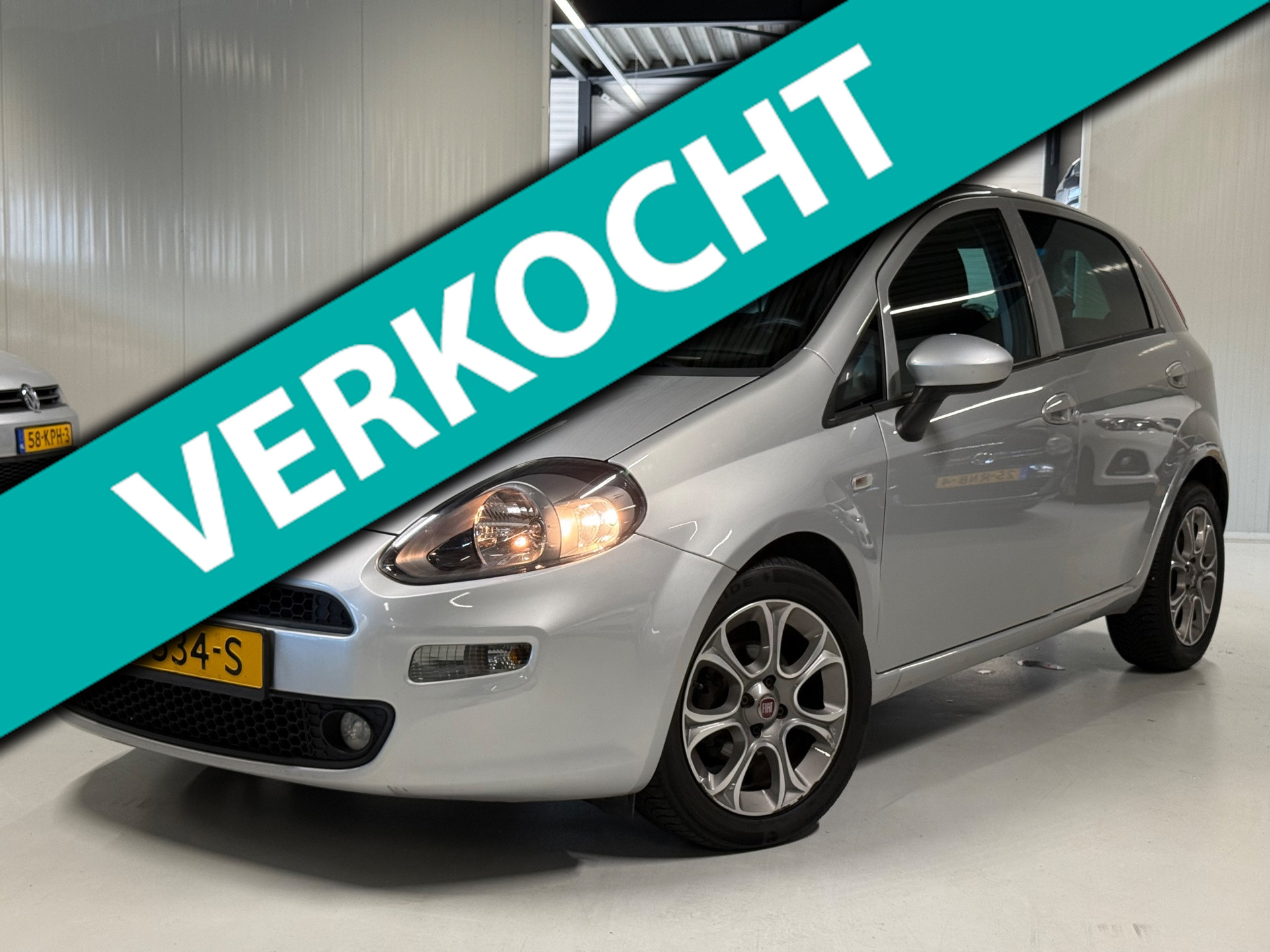 Fiat Fiat Punto 0.9 TwinAir Lounge Airco|Carplay|Camera! 2016 - voorkant