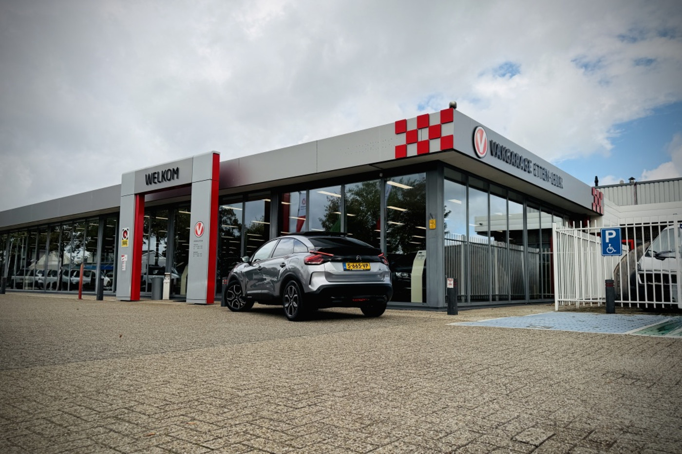 Foto van Citroen E-c4