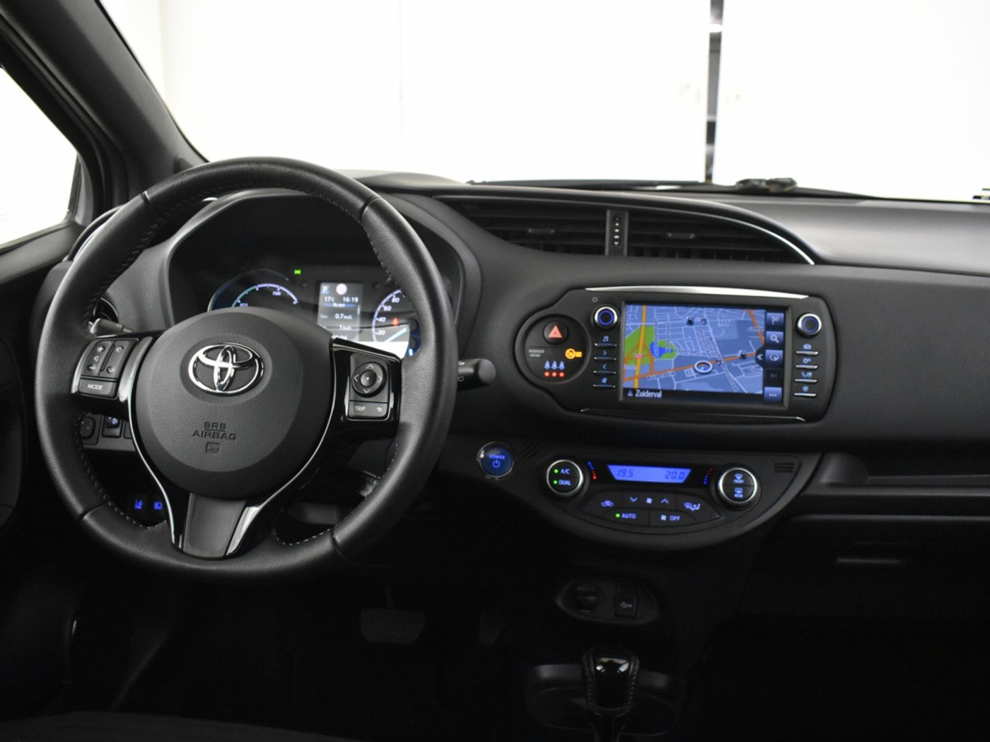 Foto van Toyota Toyota Yaris Hybrid