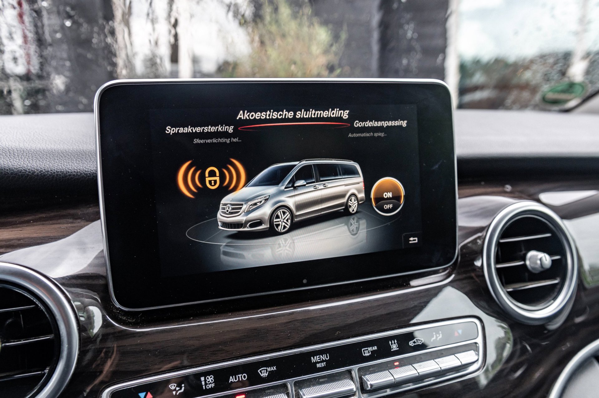 Foto van Mercedes-Benz V-klasse