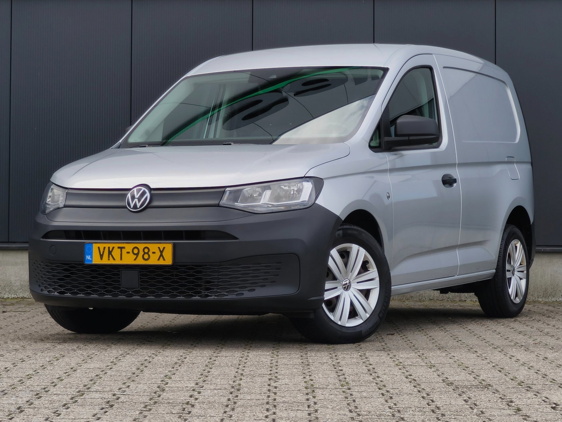 Foto van Volkswagen Caddy Modified Partition Wall