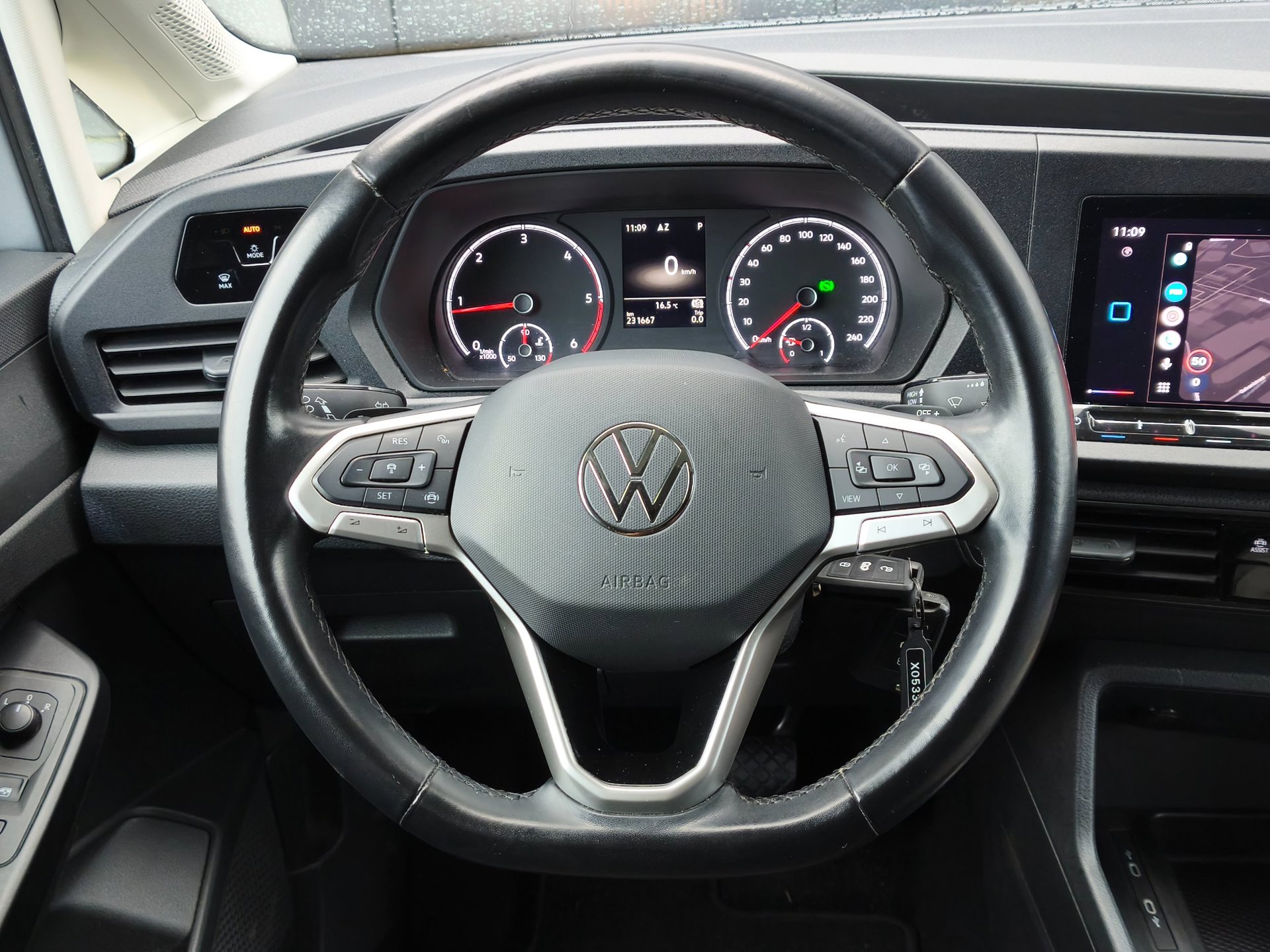 Foto van Volkswagen Caddy Modified Partition Wall