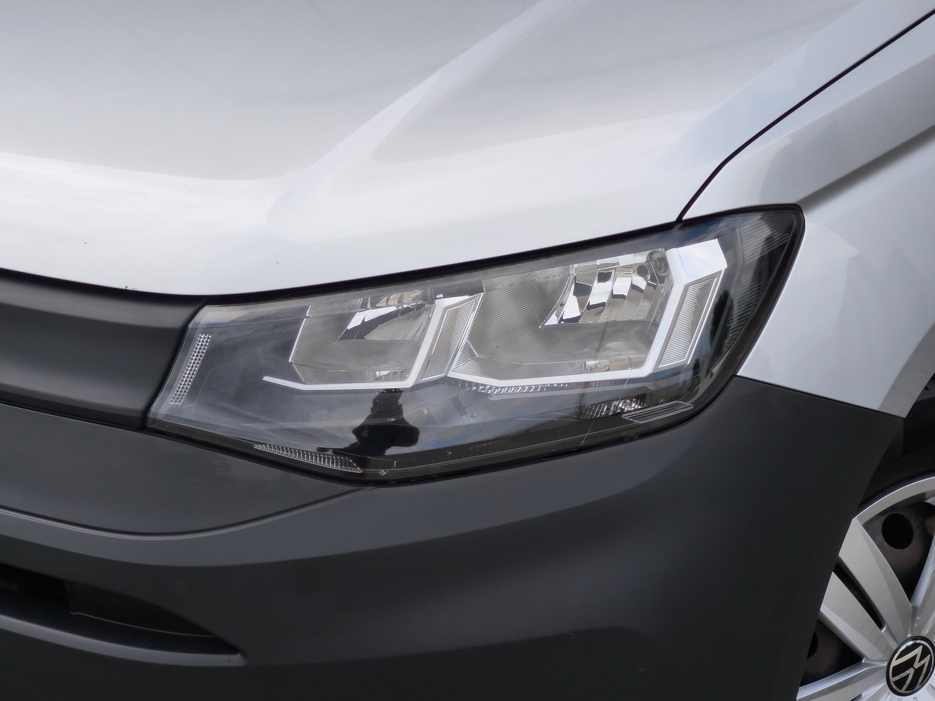 Foto van Volkswagen Caddy Modified Partition Wall