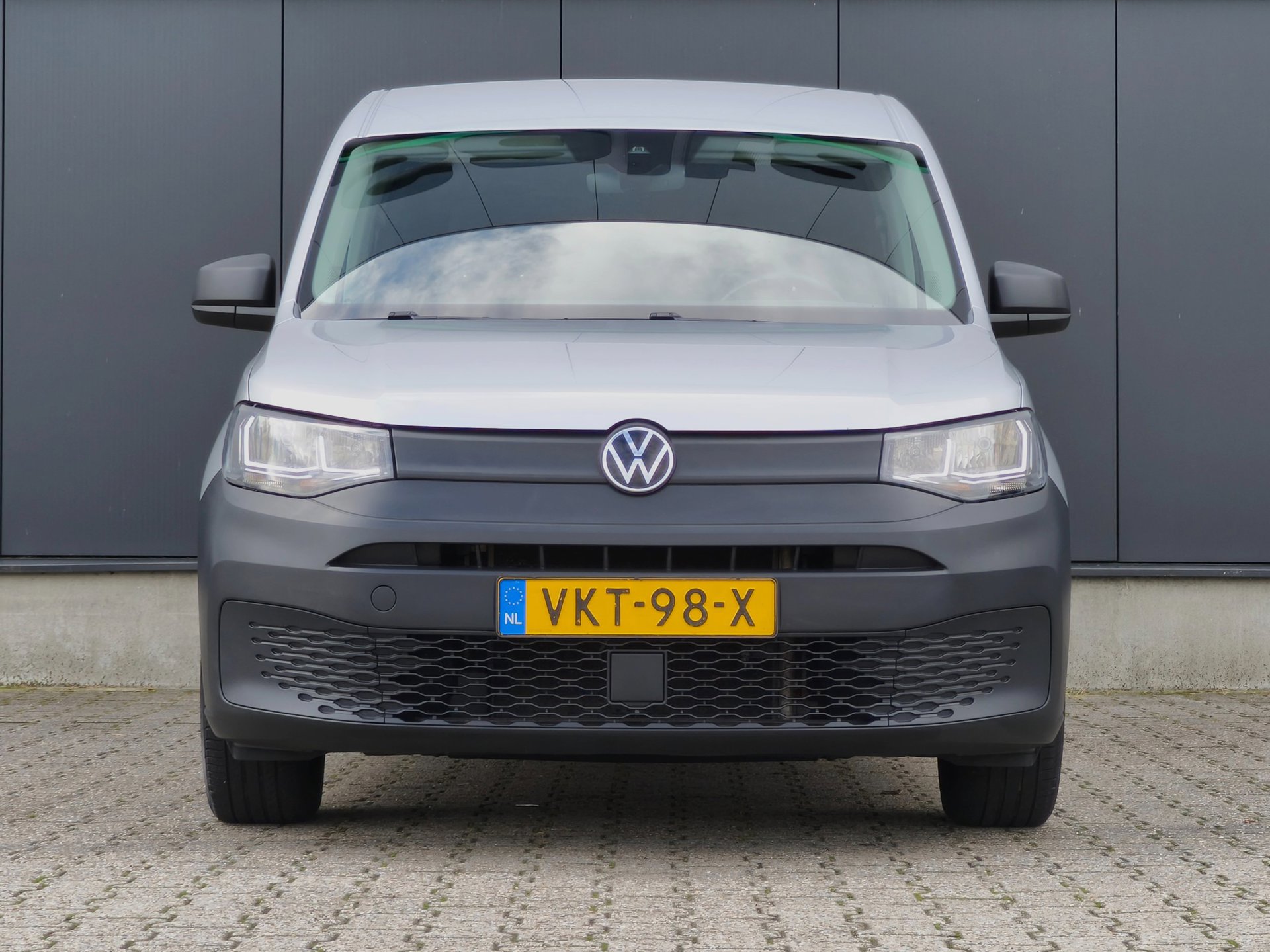 Foto van Volkswagen Caddy Modified Partition Wall