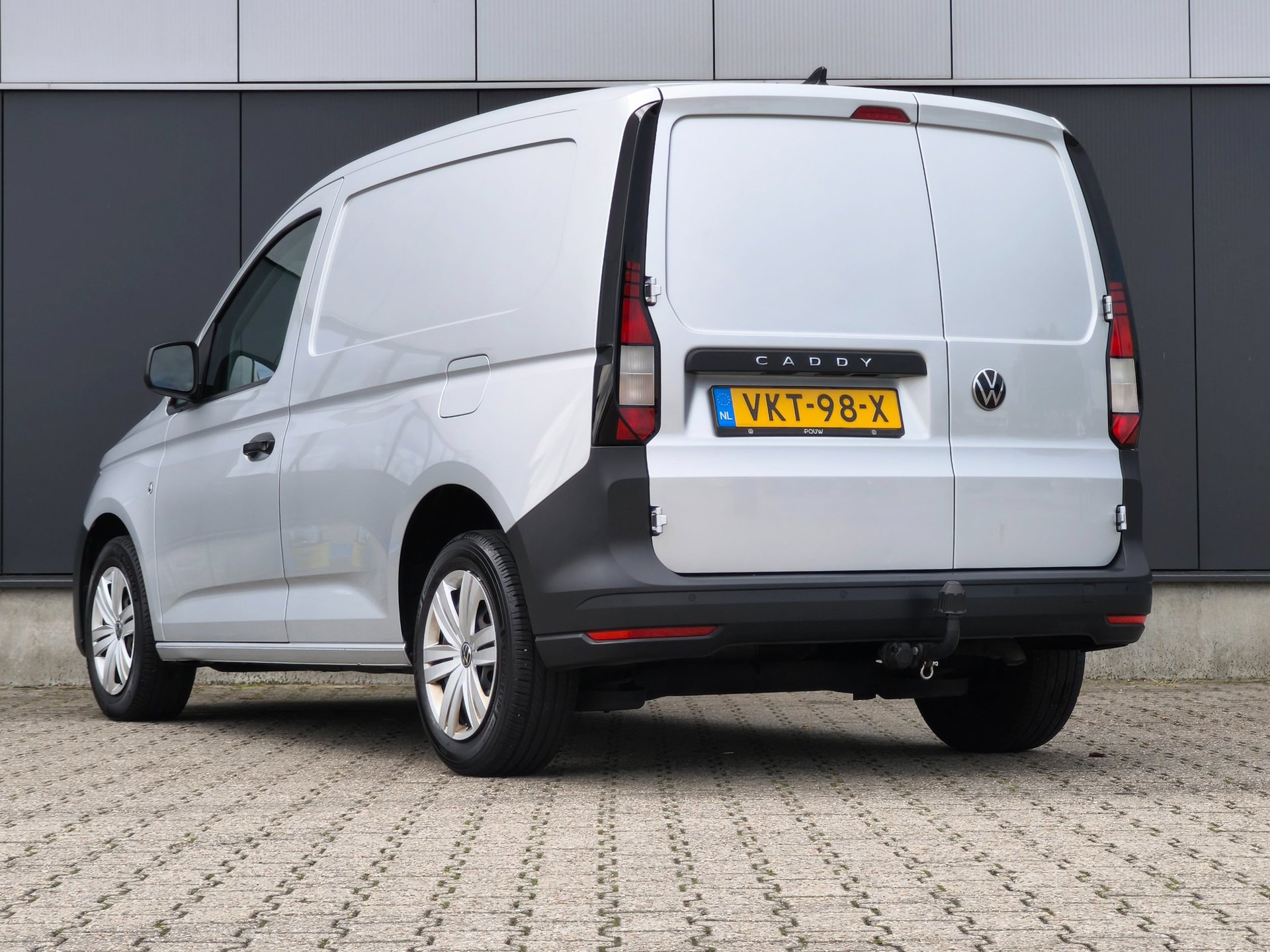 Foto van Volkswagen Caddy Modified Partition Wall