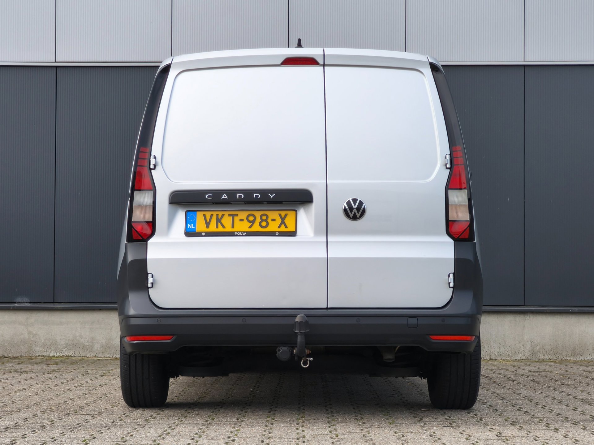 Foto van Volkswagen Caddy Modified Partition Wall