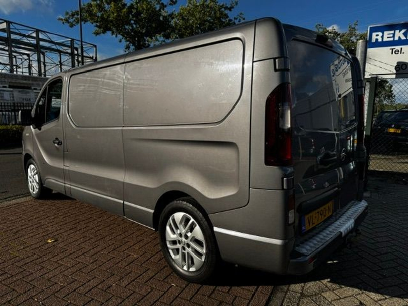 Foto van Opel Vivaro-b