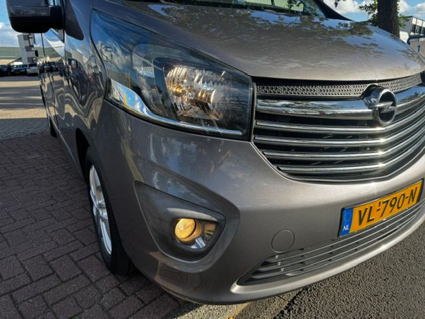Foto van Opel Vivaro-b