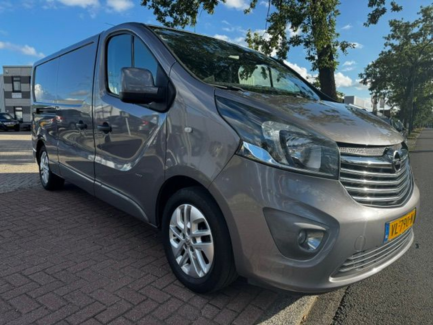 Opel Vivaro-b 1.6 CDTI 120pk L2 H1 Sport Edition 2015 - voorkant