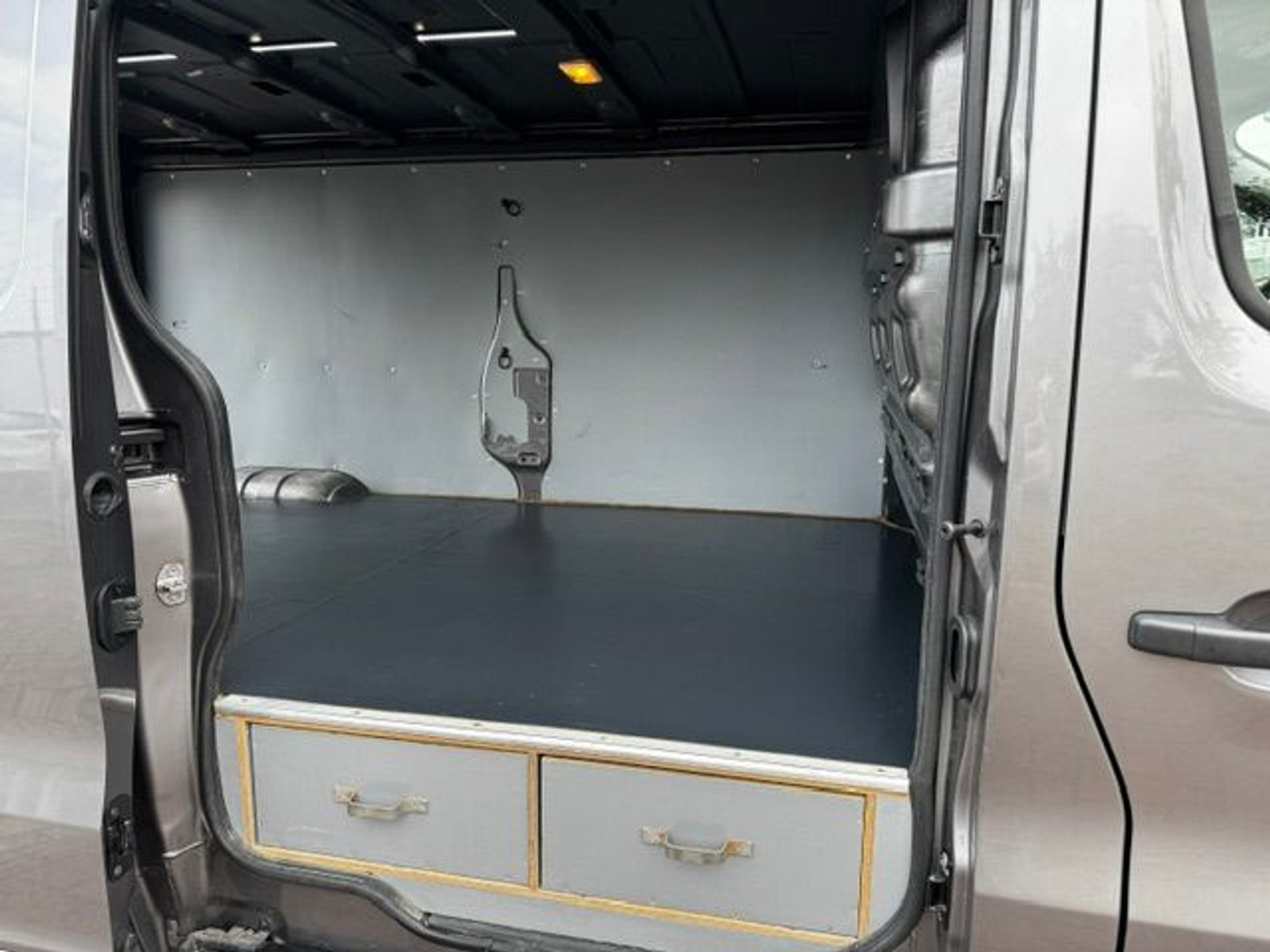 Foto van Opel Vivaro-b