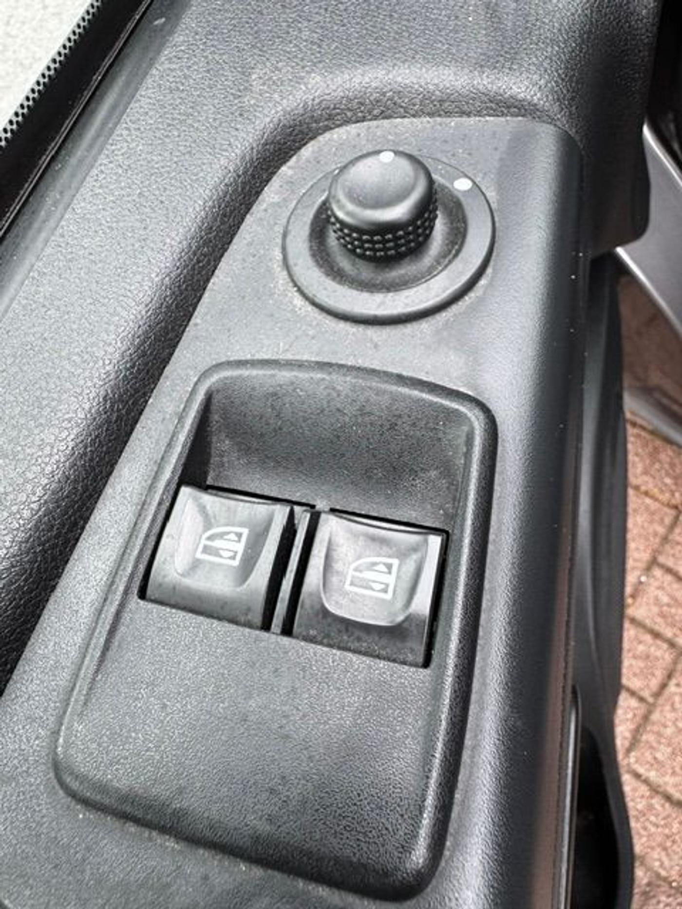 Foto van Opel Vivaro-b