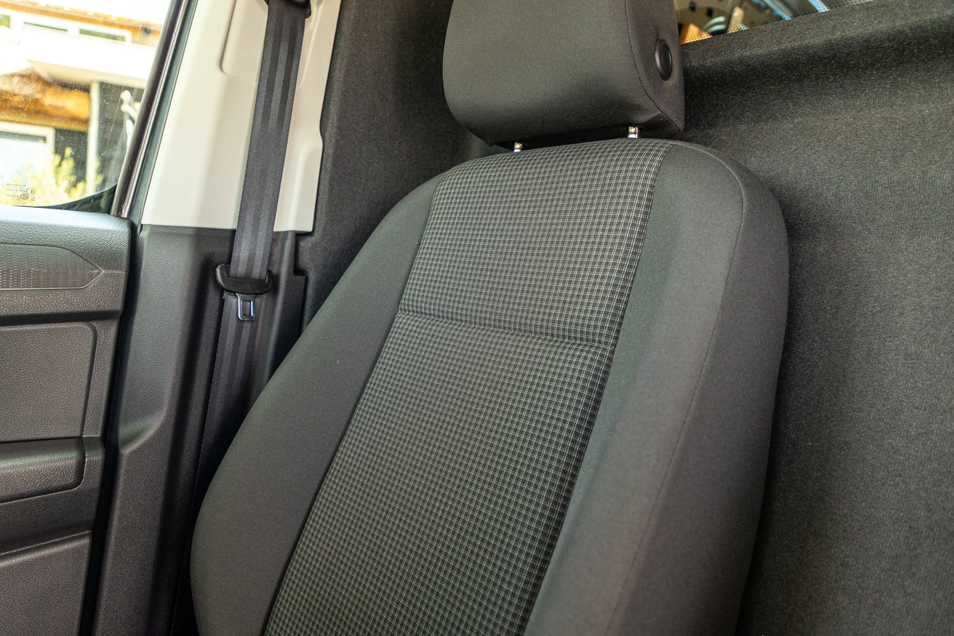 Foto van Volkswagen Caddy Modified Partition Wall