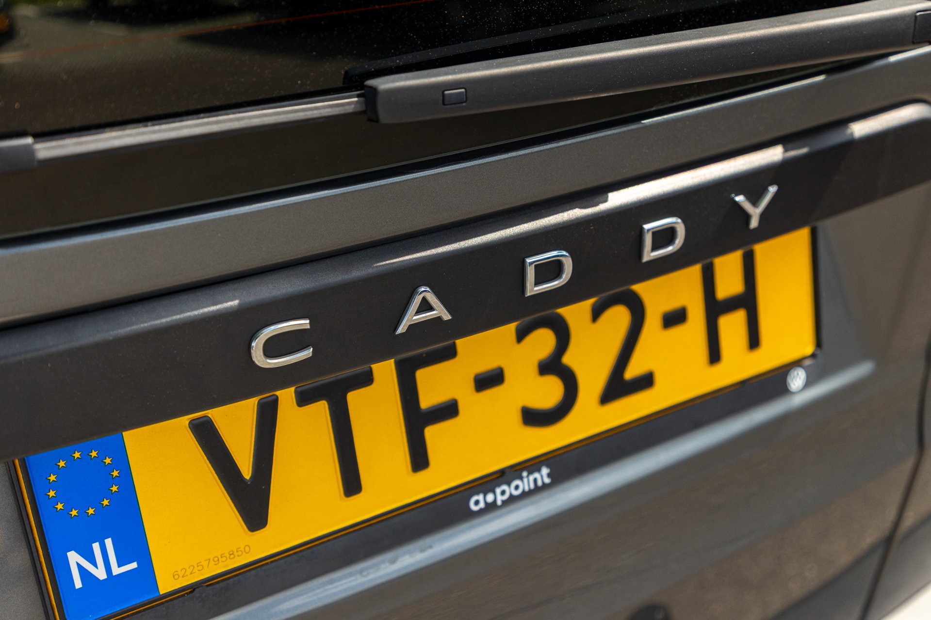 Foto van Volkswagen Caddy Modified Partition Wall
